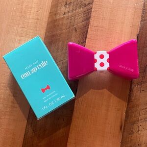 Mary Kay Eau So Cute Eau de Toilette with Bright Pink Bow 1 fl. Oz.